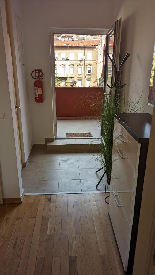 Downtown Fiume, Underground Garage Within The Property Екстериор снимка