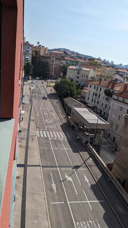 Downtown Fiume, Underground Garage Within The Property Екстериор снимка