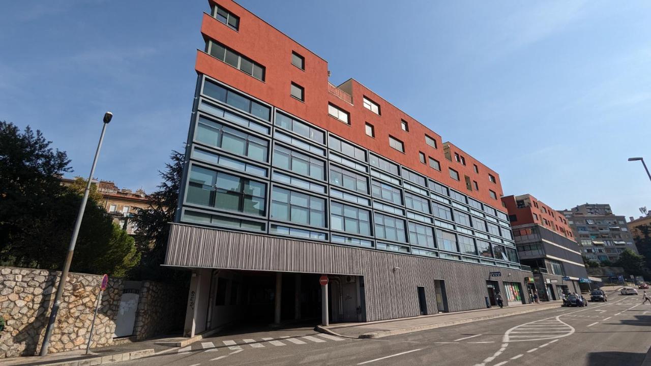 Downtown Fiume, Underground Garage Within The Property Екстериор снимка